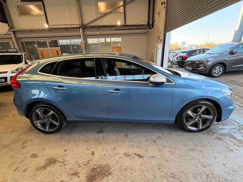 Volvo V40