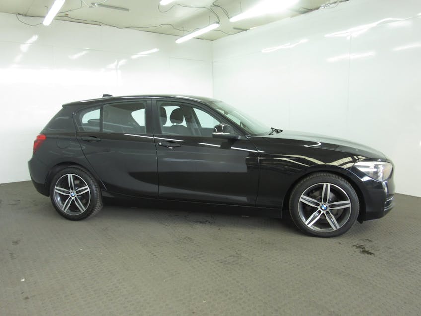 BMW 1 SERIES