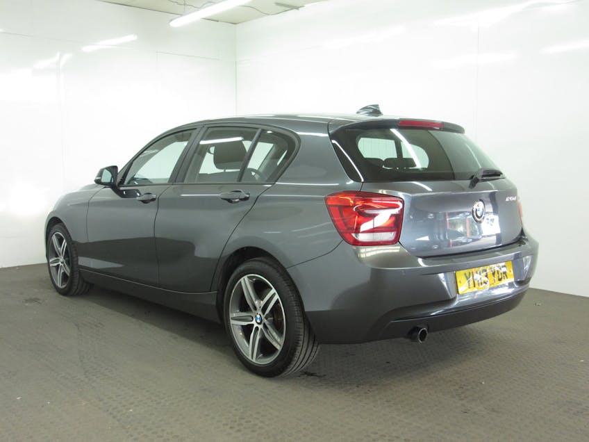 BMW 1 SERIES