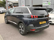 Peugeot 5008 thumbnail