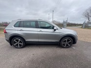 Volkswagen Tiguan thumbnail