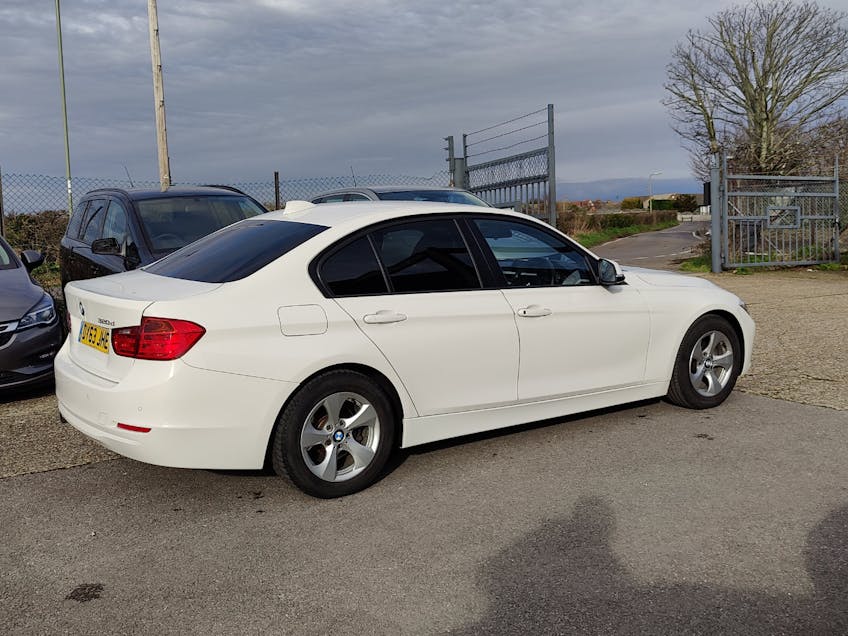 BMW 3 SERIES