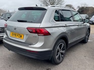 Volkswagen Tiguan thumbnail