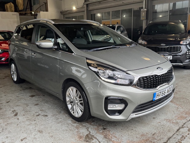 KIA Carens