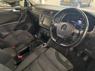 Volkswagen Tiguan thumbnail