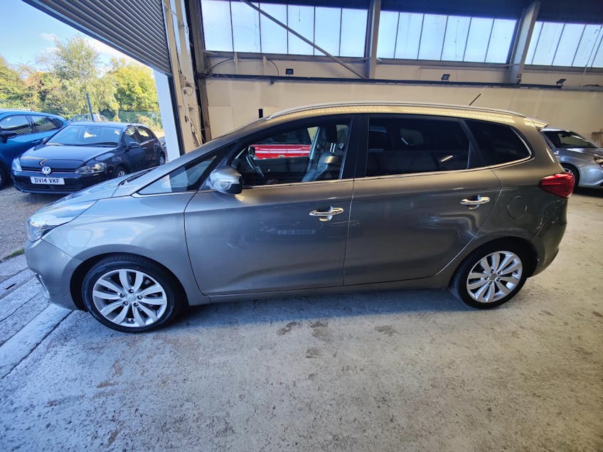 KIA Carens