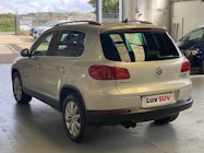 Volkswagen Tiguan thumbnail