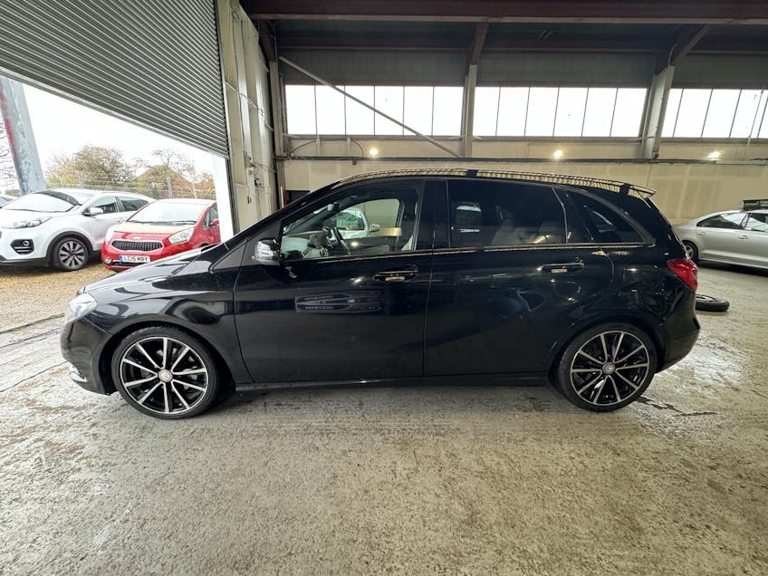 Mercedes-Benz B-CLASS
